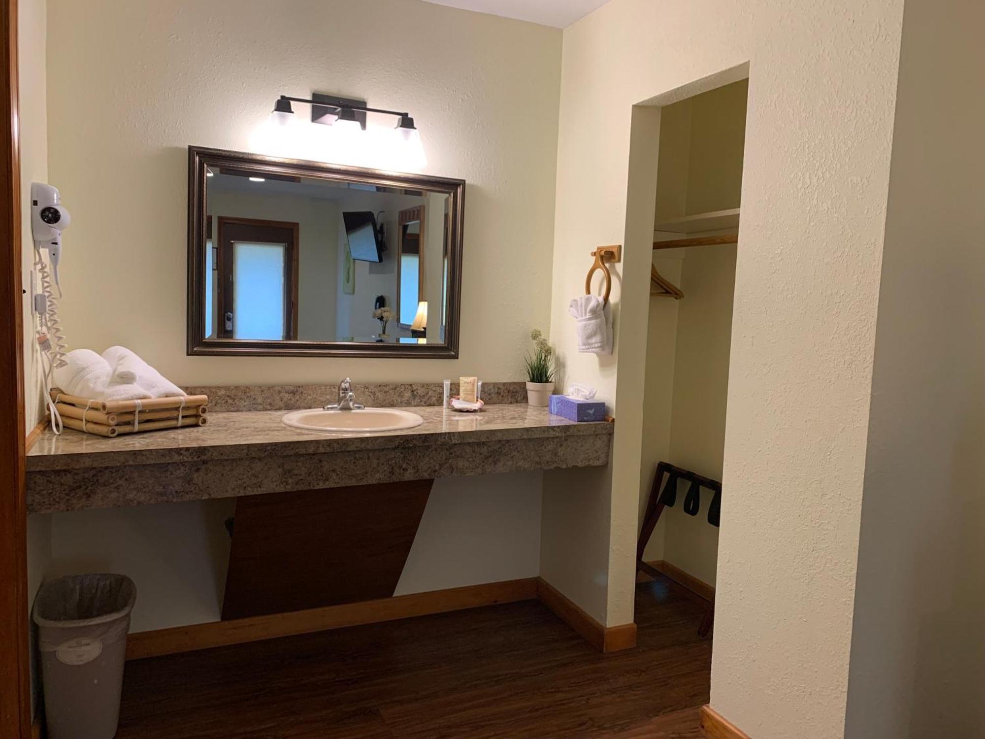 Cape Pines Motel Бакстон Экстерьер фото