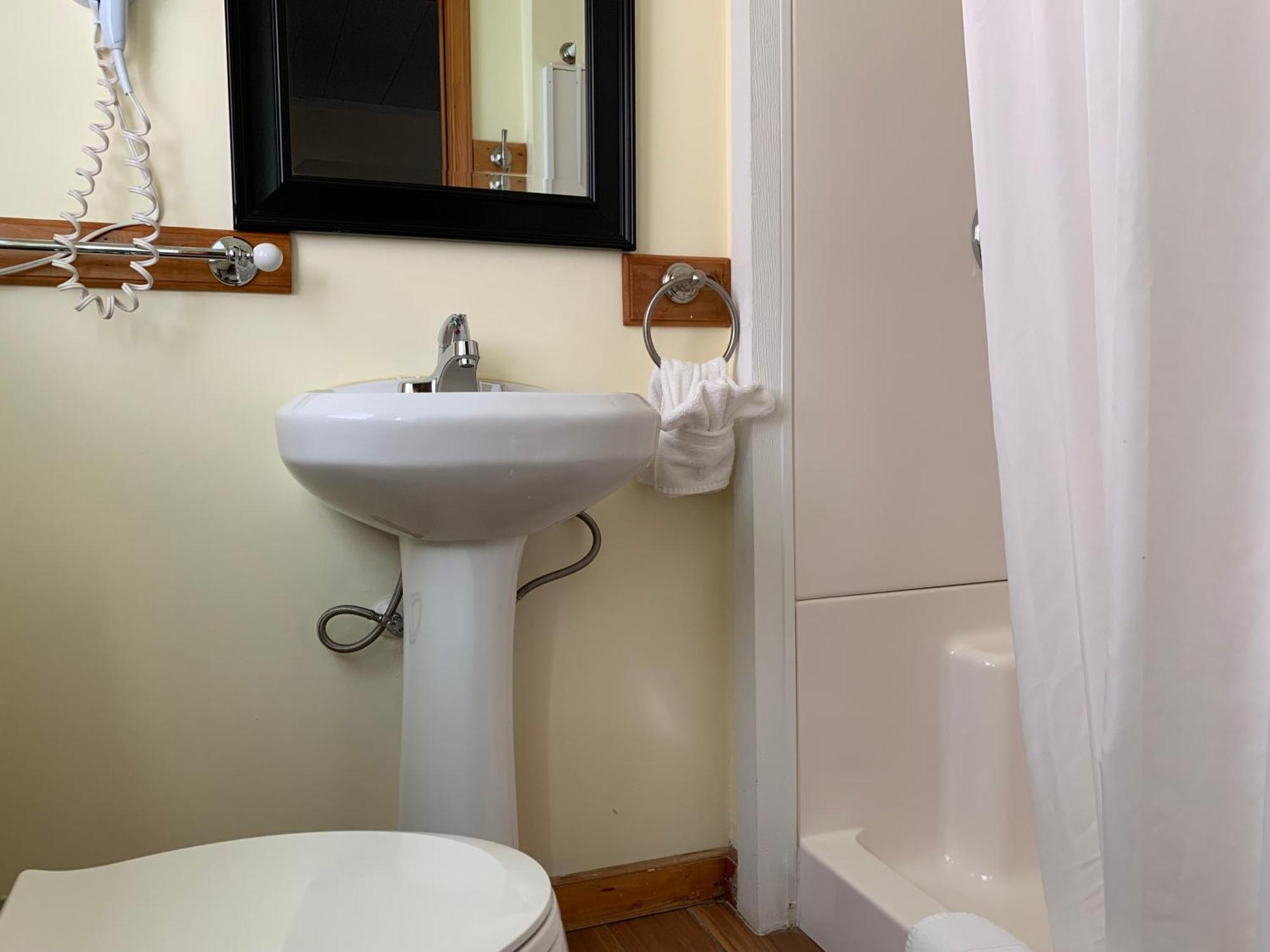 Cape Pines Motel Бакстон Экстерьер фото